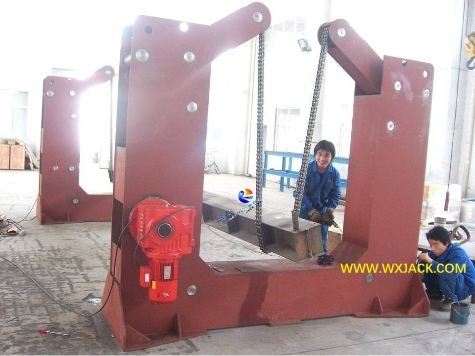 Double Individual U Frame Chain Manipulator Overturning Machine on Steel Structure Beam