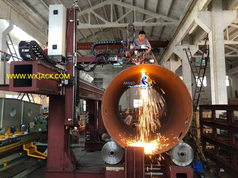 2 Large 7 Axis CNC Pipe Cutting Machine 42 IMG_4604