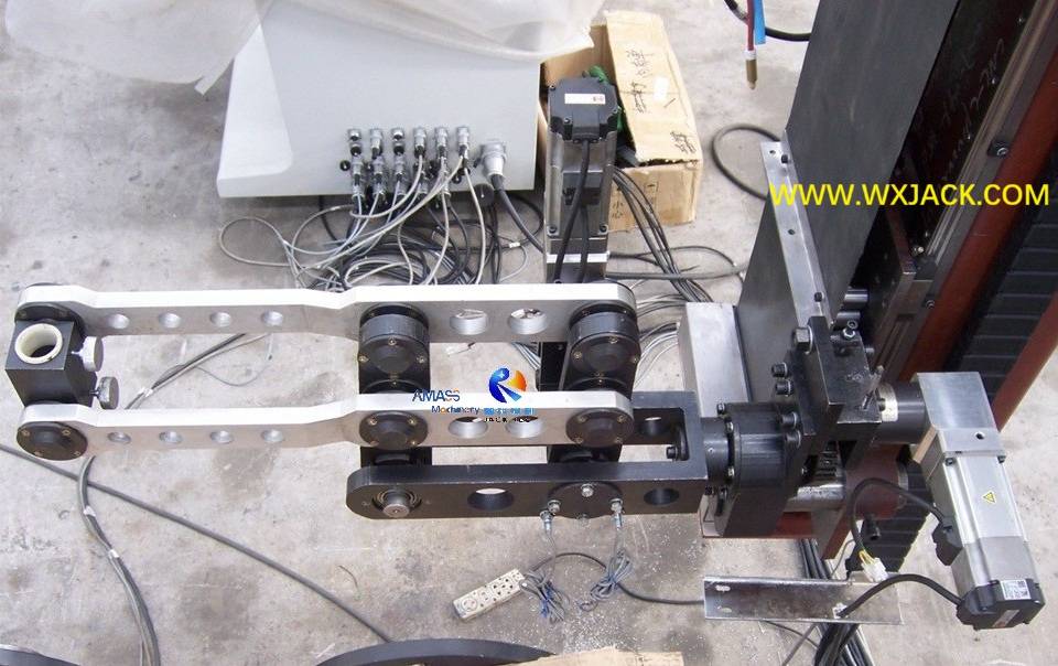 Complicated Control Claw Fixture CNC Pipe Intersection Cutting Machine