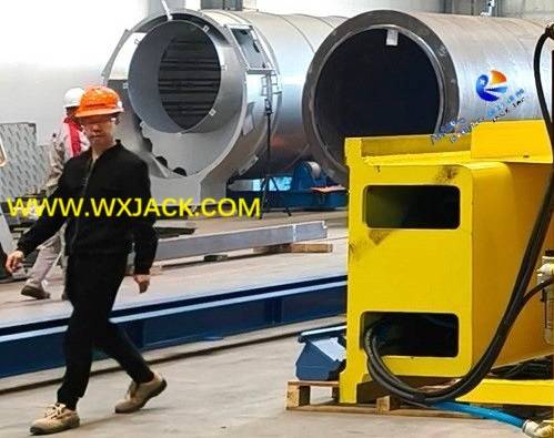 Fig2 Column Boom Welding Equipment 2