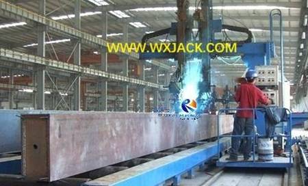 Fig1 BOX Beam CO2 Back Welding Machine 1