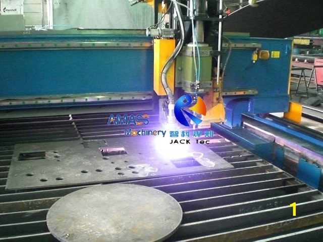 1 CNC Plate Cutting and Drilling Machine 1