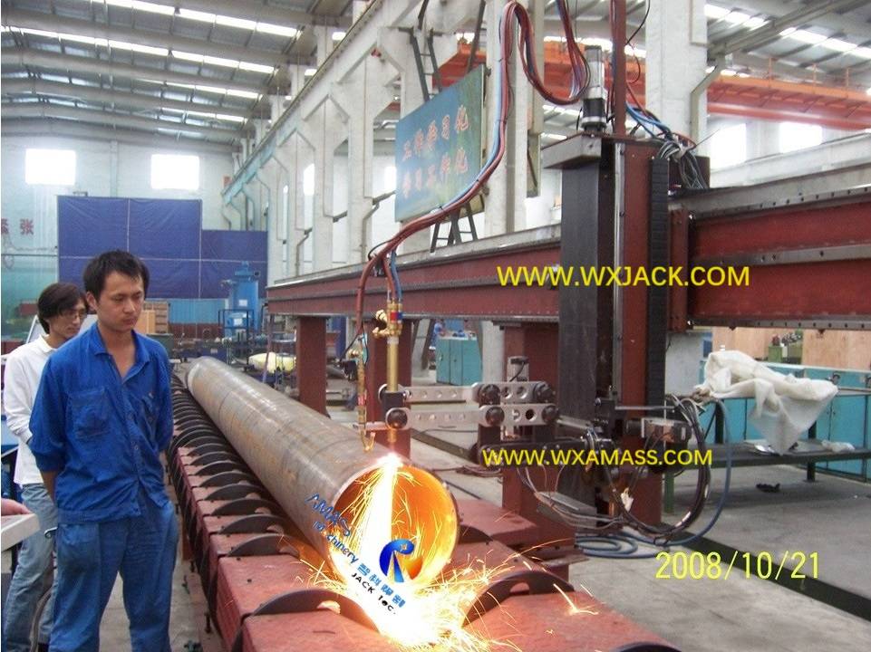 CNC Pipe Cutting Machine