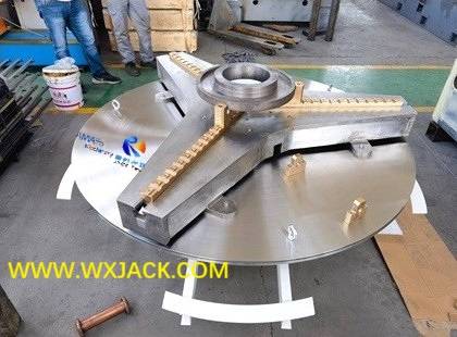 Fig3 3 Jaw Chuck and Turn Table IMG_20240424_095401