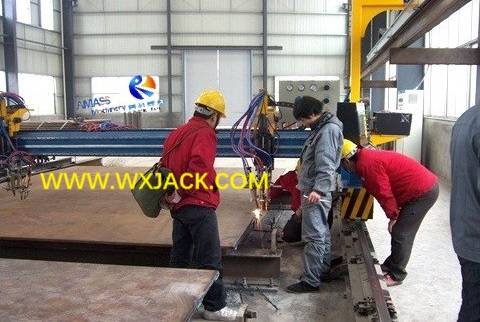 Fig9 CNC Triple Flame Cutting Machine 9 100_8372