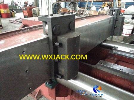 Fig5 BOX H Beam Longitudinal Straightening Machine 33 20140301_125655