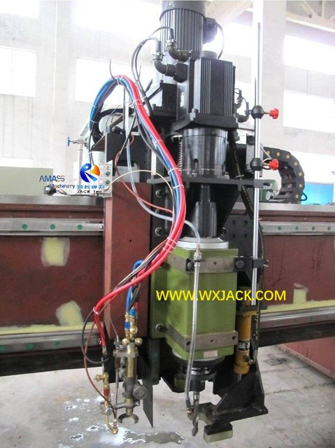2 CNC Cutting and Drilling Machine 17 IMG_3344