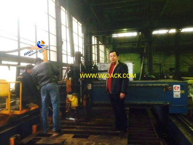 3 CNC Cutting and Drilling Machine 1 QQ20141229083927