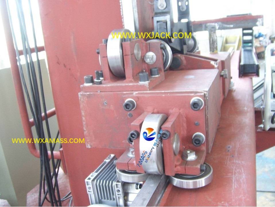 LHZ2030 And HGK5 Cylindrical Body Submerged Arc Welding Center