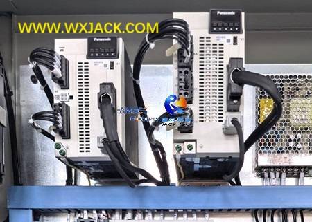 Fig8 CNC Machine on Steel BOX H Beam End Face Milling 212