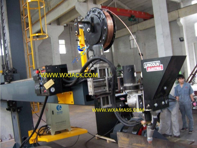 8 Column and Boom Welding Manipulator 2