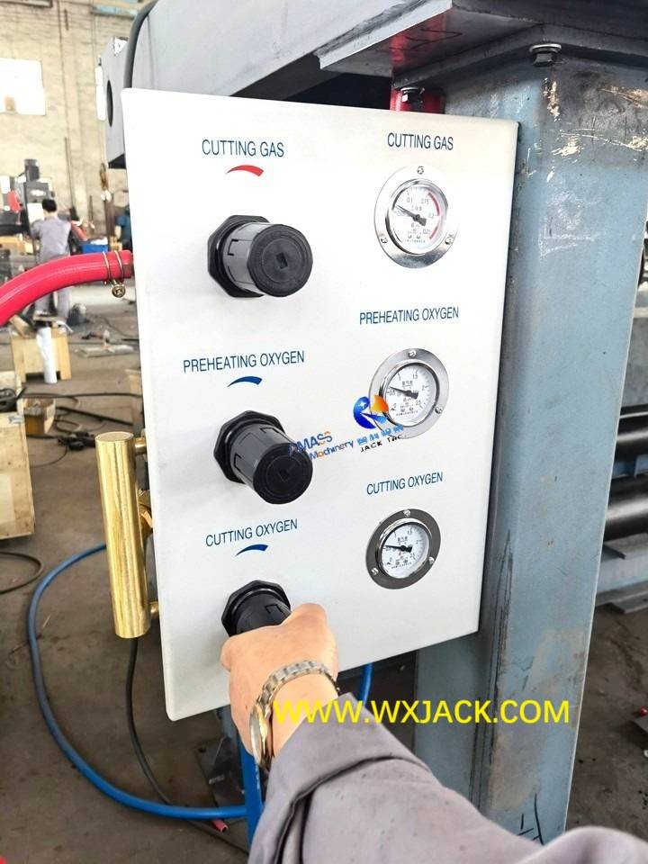 Basic Configuration CG4000 Single Drive CNC Strip Flame Plate Cutting Machine