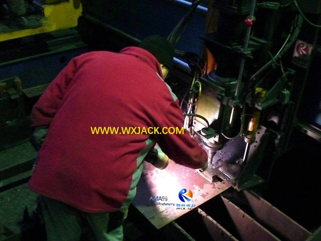 10 CNC Drilling and Cutting Machine 48 CIMG3671