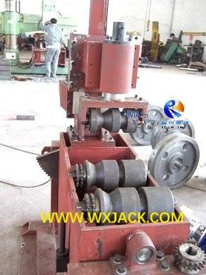 Fig5 Tilting Welding Pipe Rotator 2 100_9314