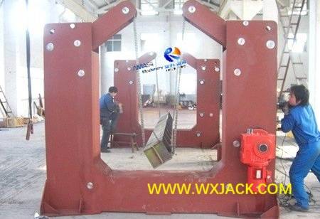 Fig1 BOX Beam Chain Manipulator Turnover Machine 11 4A 100_6618