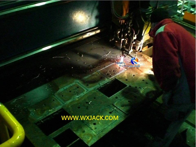 12 CNC Cutting and Drilling Machine 49 CIMG3672