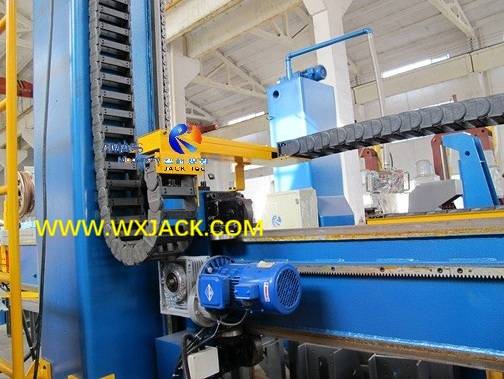 Column and Boom Welding Manipulator