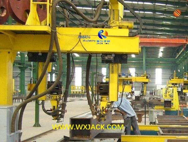 Fig12 BOX Beam SAW Welding Machine 1